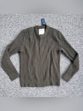 NWT Hollister Cableknit Crew Neck Sweater